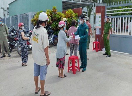 Mất chức giám đốc trung tâm y tế vì tiêm vắc xin sai đối tượng 