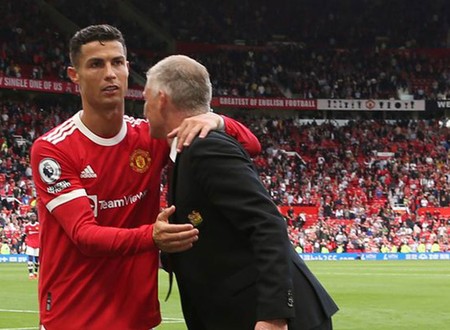 MU rối hơn khi có Ronaldo