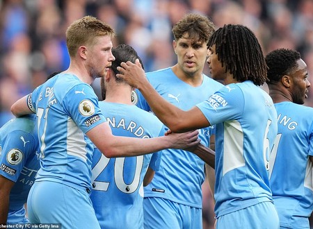 Hạ Burnley tại Etihad, Man. City tạm vượt mặt Chelsea