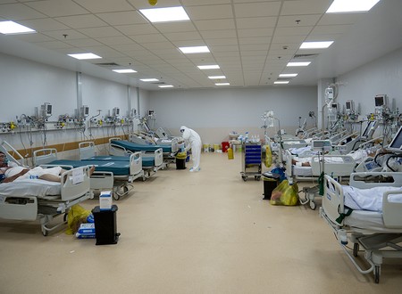 Bệnh viện Hồi sức COVID-19: 'Đánh chặn từ xa, không cho bệnh nhân trở nặng'