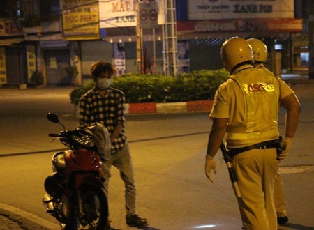 Nỗi khổ khi bị hư xe trong mùa dịch