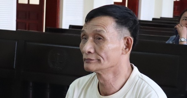 Thầy bói phán 