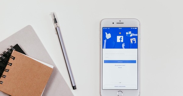Làm thế nào để biết ai đang theo dõi bạn trên Facebook?
