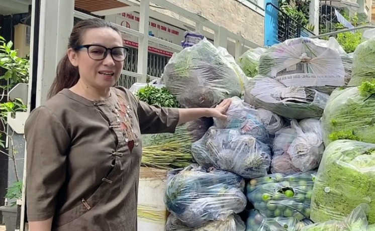 Ca sĩ Phi Nhung: Những hình ảnh cuối cùng trước khi qua đời vì COVID-19