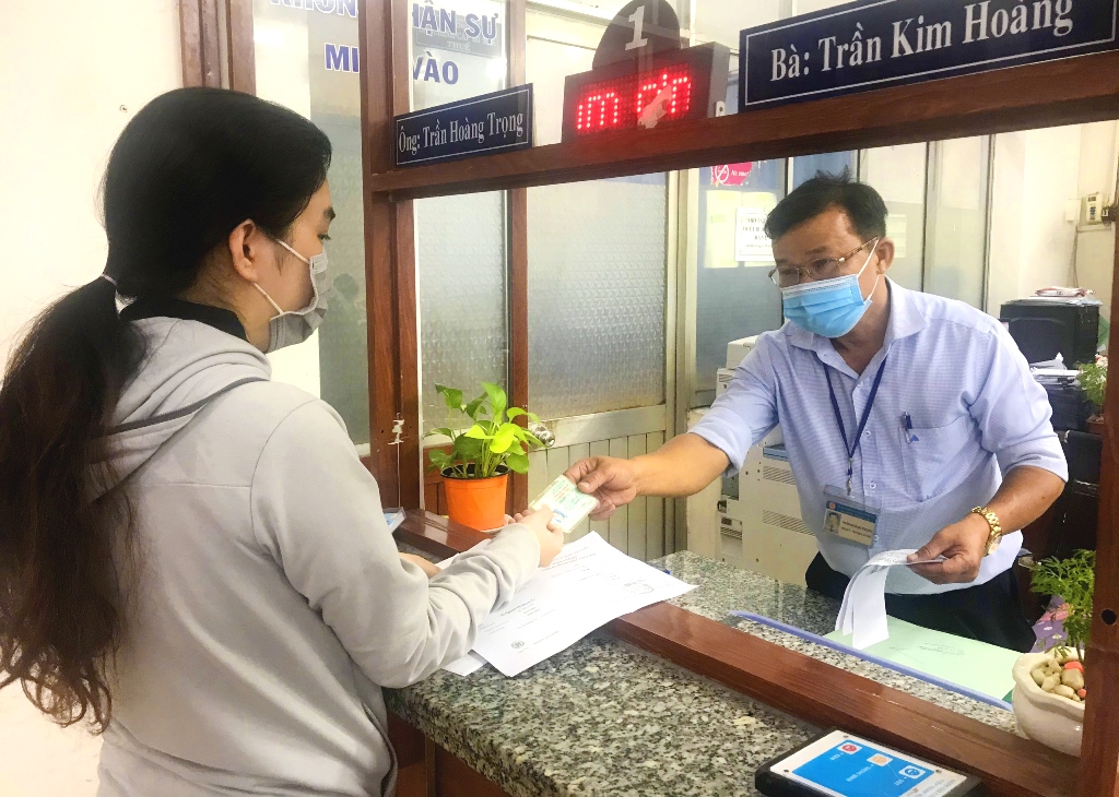 TP.HCM: Giảm cán bộ không chuyên trách, xã đông dân gặp khó - ảnh 1