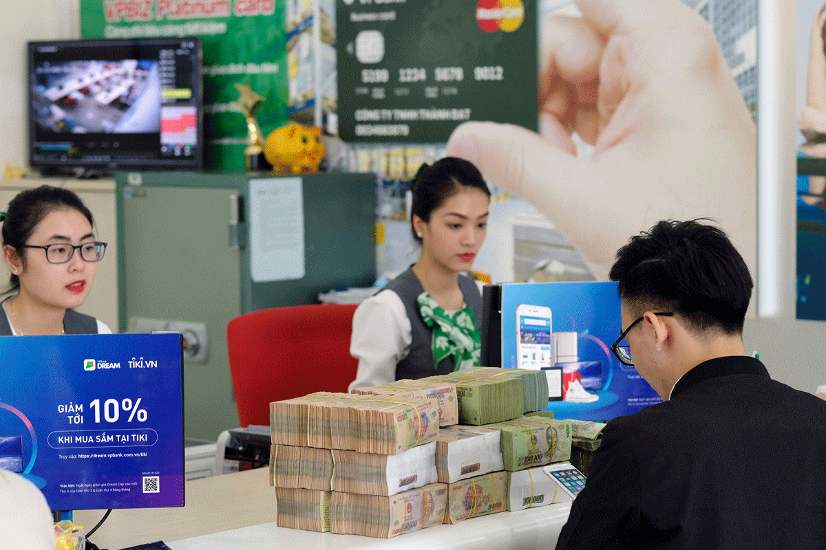 Tranh luận việc ngân hàng chuyển thông tin tài khoản cho thuế - ảnh 1