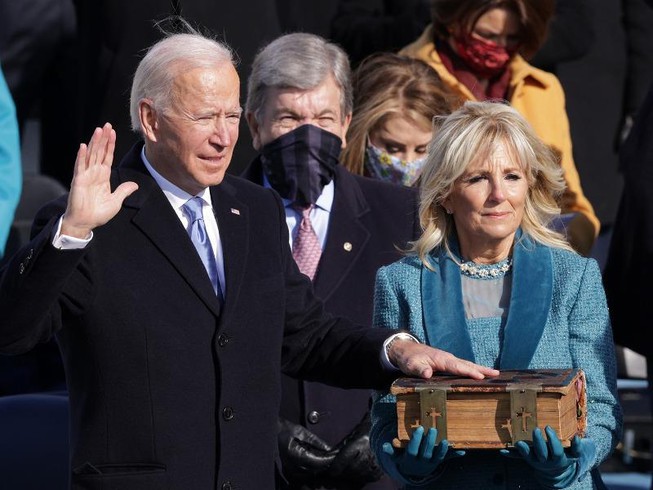 Ông Joe Biden tuyên thệ nhậm chức tổng thống thứ 46 của Mỹ. Ảnh: GETTY IMAGES
