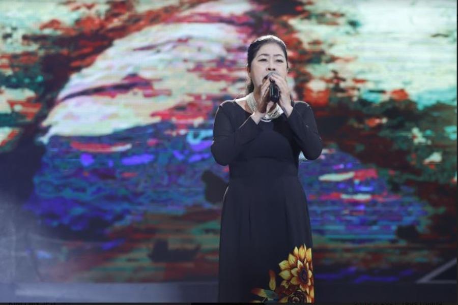 'Bà nội trợ' Kim Lan hóa thân thành danh ca Khánh Ly được giám khảo khen hết lời | Xem-nghe-đọc - Vimarsana News