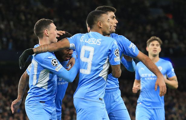 Cavani nản lòng gọi điện thoại đòi rời MU