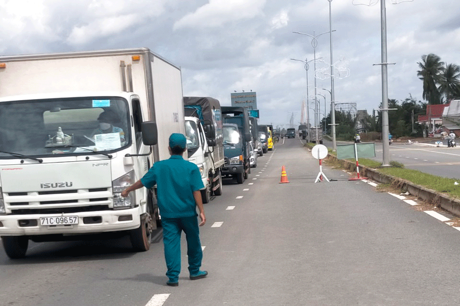 Bến Tre dỡ bỏ các chốt kiểm soát dịch cửa ngõ vào tỉnh, siết chặt các chốt cơ sở - ảnh 2