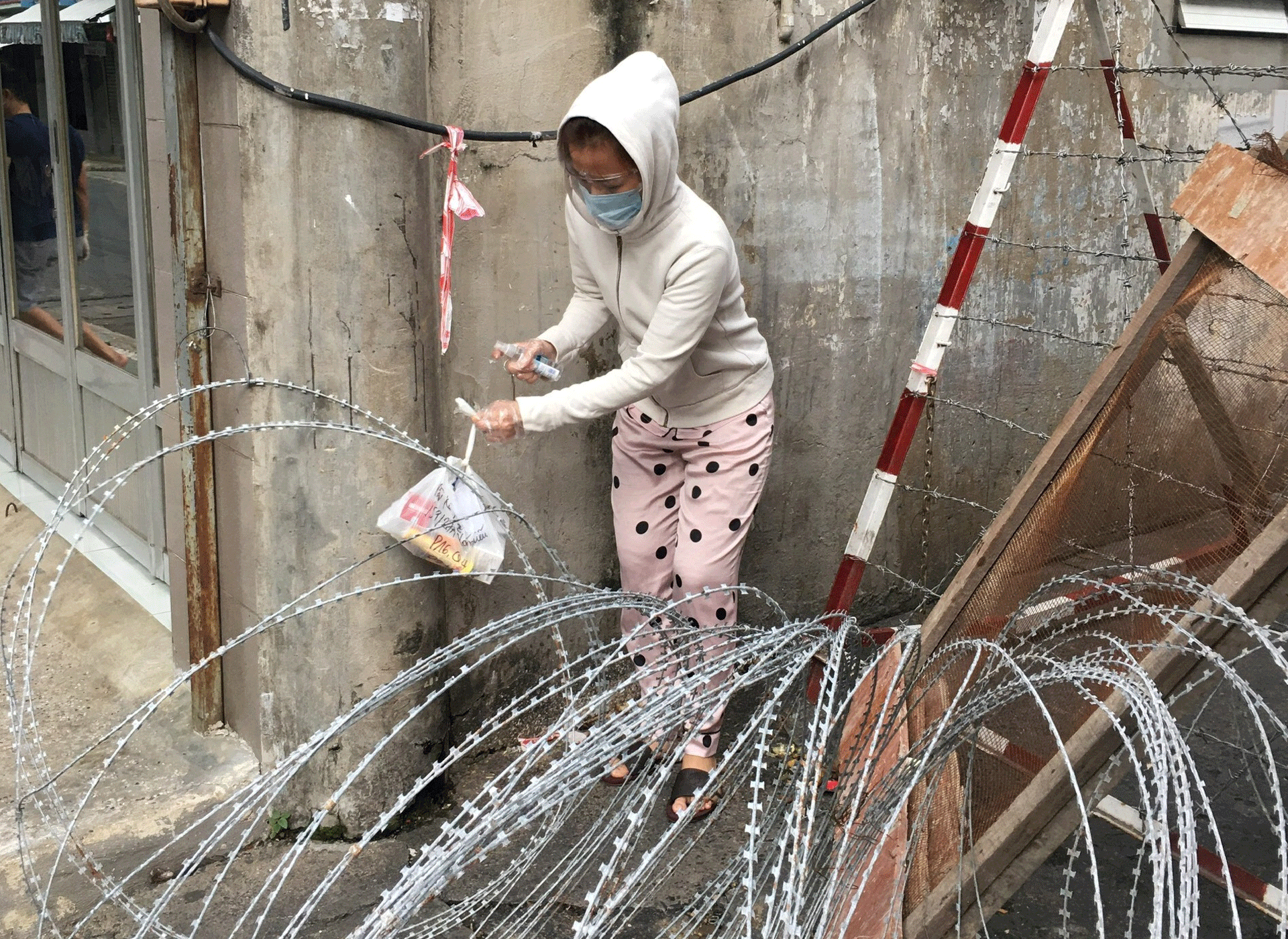 Longform: Nhà giáo kiêm “thuyền trưởng”giúp dân nghèo vượt qua đại dịch COVID-19 ảnh 10