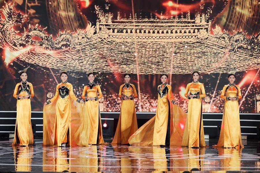 5 Hoa hậu trình diễn áo dài trong đêm chung kết HHVN 2020