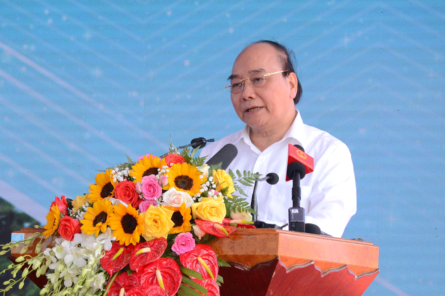 Chủ tịch nước Nguyễn Xuân Phúc dự lễ thông xe cao tốc Trung Lương - Mỹ Thuận - ảnh 2