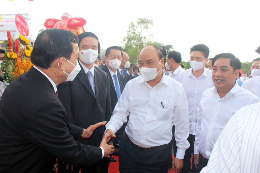 Chủ tịch nước Nguyễn Xuân Phúc dự lễ thông xe cao tốc Trung Lương - Mỹ Thuận - ảnh 1