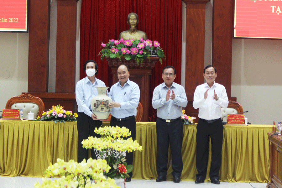 Chủ tịch nước thăm và làm việc tại tỉnh Tiền Giang - ảnh 2