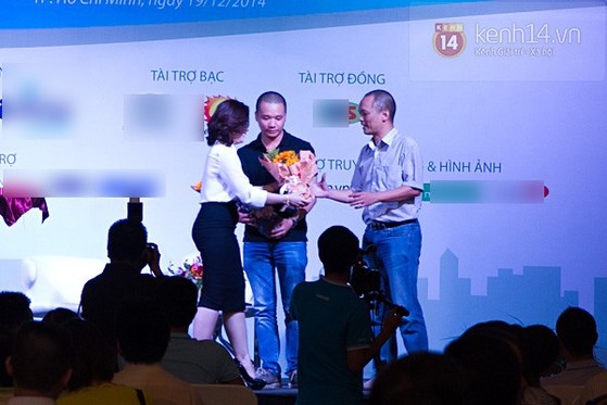 Nguyễn Hà Đông trở thành tâm điểm chú ý với phần trả lời 'siêu ngắn - siêu cá tính' 7 Nguyễn Hà Đông trở thành tâm điểm chú ý với phần trả lời 'siêu ngắn - siêu cá tính' 7