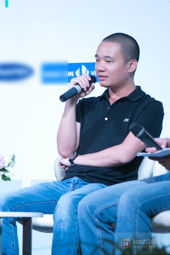 Nguyễn Hà Đông trở thành tâm điểm chú ý với phần trả lời 'siêu ngắn - siêu cá tính' 4 Nguyễn Hà Đông trở thành tâm điểm chú ý với phần trả lời 'siêu ngắn - siêu cá tính' 4