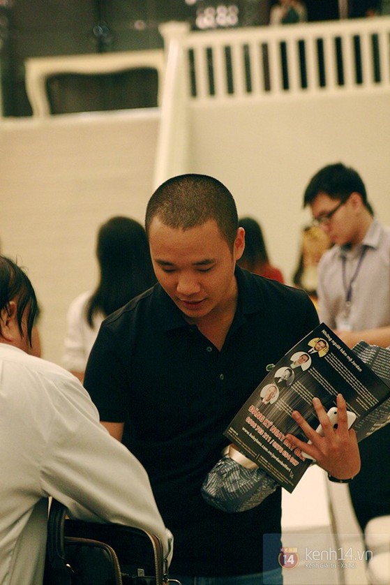Nguyễn Hà Đông trở thành tâm điểm chú ý với phần trả lời 'siêu ngắn - siêu cá tính' 11 Nguyễn Hà Đông trở thành tâm điểm chú ý với phần trả lời 'siêu ngắn - siêu cá tính' 11