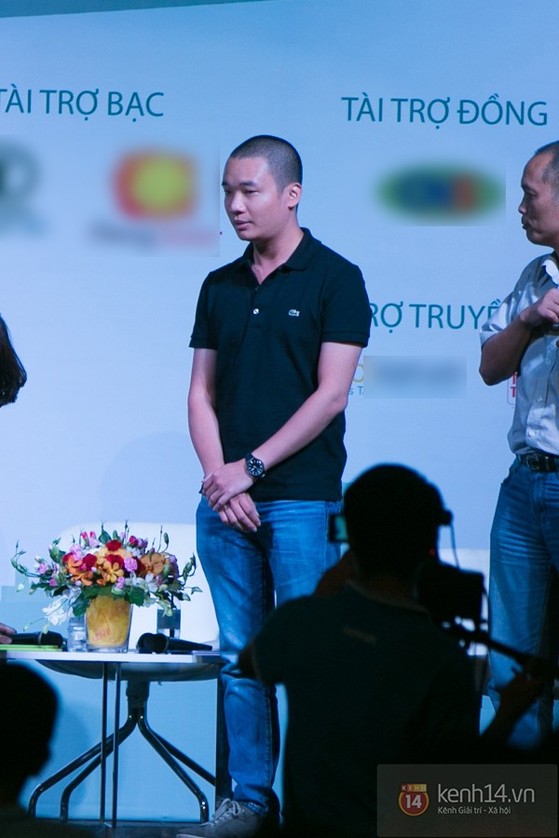 Nguyễn Hà Đông trở thành tâm điểm chú ý với phần trả lời 'siêu ngắn - siêu cá tính' 1 Nguyễn Hà Đông trở thành tâm điểm chú ý với phần trả lời 'siêu ngắn - siêu cá tính' 1