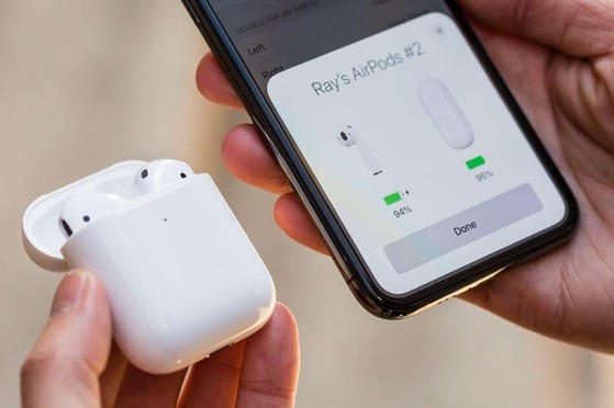 airpods-vs-iphone