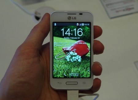 Loạt smartphone “hàng hiệu” giá rẻ mới và sắp bán tại Việt Nam