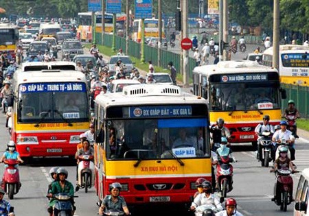 Giá vé lượt đối với các tuyến có cự ly dưới 25km tăng từ 5.000 đồng/lượt lên 7.000 đồng/lượt