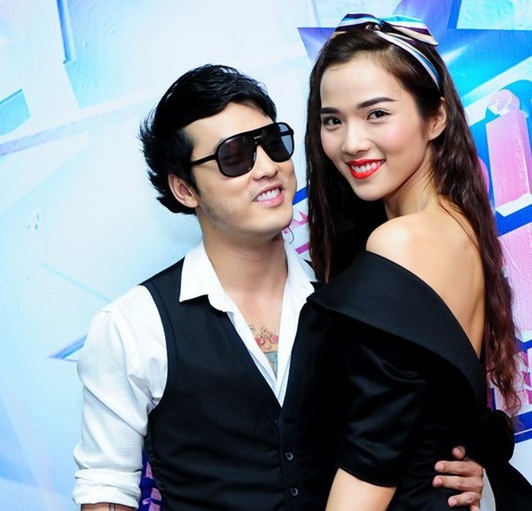Cặp đôi mới công khai mối quan hệ vào đầu năm nay và luôn sánh đôi trong những sự kiện. Kim Cương từng kết hôn và hiện đang có một cậu con trai khá thân thiết với Ưng Hoàng Phúc. Trong một bài phỏng vấn, nam ca sĩ Thà rằng như thế chia sẻ sau khi phẫu thuật, anh muốn kết hôn với Kim Cương nếu cô đồng ý. Khán giả đang mong chờ vào đám cưới kết thúc đời độc thân của Ưng Hoàng Phúc bởi năm nay anh đã ngoài 30 và bản thân nam ca sĩ cũng được bố mẹ giục.