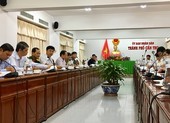 Bia sản xuất ra chất trong kho vì tiêu thụ giảm