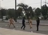 Thanh niên vượt đèn đỏ, tấn công CSGT bằng côn nhị khúc