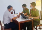 Bị phạt vì nói cách ly xã hội khiến con người ly biệt