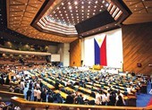 Nghị sĩ Philippines nói về vaccine Trung Quốc: Đừng ràng buộc!
