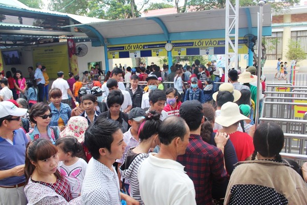 vui chơi, Đầm Sen, Thảo Cầm Viên, Sài Gòn, nắng nóng, quá tải, công viên nước vui chơi, Đầm Sen, Thảo Cầm Viên, Sài Gòn, nắng nóng, quá tải, công viên nước