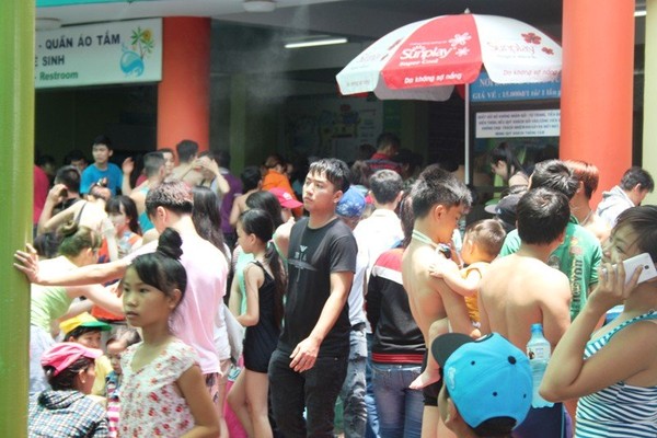 vui chơi, Đầm Sen, Thảo Cầm Viên, Sài Gòn, nắng nóng, quá tải, công viên nước vui chơi, Đầm Sen, Thảo Cầm Viên, Sài Gòn, nắng nóng, quá tải, công viên nước