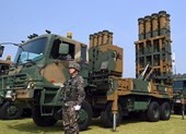 Tên lửa Hàn Quốc bất ngờ tự phóng, nổ tung trên không