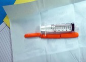 Cứu sống bệnh nhân tự bẻ muỗng nhựa đâm xuyên sọ