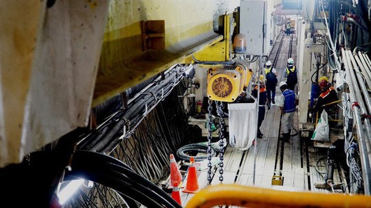 Cận cảnh bên trong đường hầm tuyến Metro đầu tiên của TPHCM - Ảnh 5. Cận cảnh bên trong đường hầm tuyến Metro đầu tiên của TPHCM - Ảnh 5.