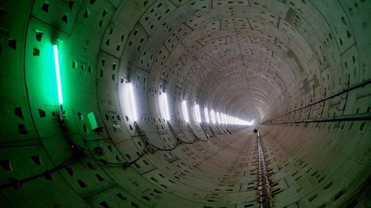 Cận cảnh bên trong đường hầm tuyến Metro đầu tiên của TPHCM - Ảnh 7. Cận cảnh bên trong đường hầm tuyến Metro đầu tiên của TPHCM - Ảnh 7.