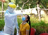 Đà Nẵng trang bị quần áo bảo hộ cho cán bộ coi thi