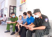 Bộ trưởng Y tế tặng bằng khen 2 công an hiến máu cứu trẻ trong vùng dịch