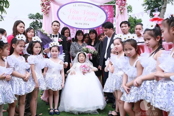 Cảm động rơi nước mắt với chuyện tình của cô gái suy thận và chàng trai kém 3 tuổi 1 Cảm động rơi nước mắt với chuyện tình của cô gái suy thận và chàng trai kém 3 tuổi 1