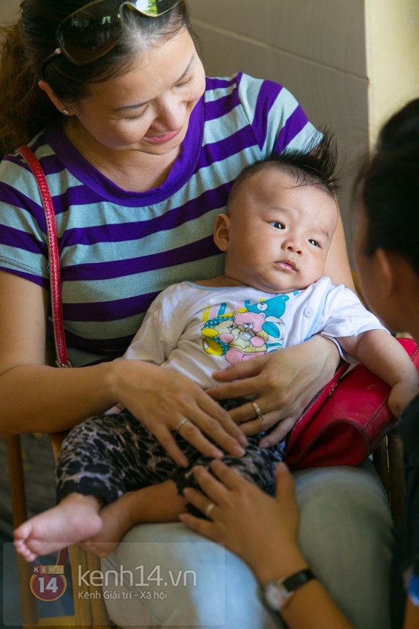Chuyện về 12 trẻ sơ sinh bị bỏ rơi ở một ngôi chùa 5 Chuyện về 12 trẻ sơ sinh bị bỏ rơi ở một ngôi chùa 5