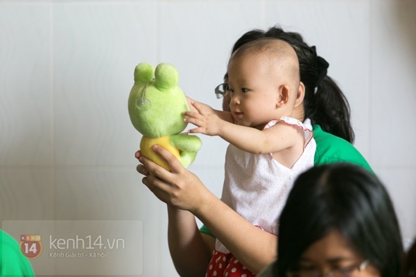 Chuyện về 12 trẻ sơ sinh bị bỏ rơi ở một ngôi chùa 26 Chuyện về 12 trẻ sơ sinh bị bỏ rơi ở một ngôi chùa 26
