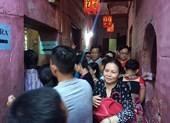 Biển người đổ về chùa trăm tuổi cầu may vía Thần Tài