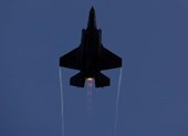 Cao nguyên Golan hứng 20 tên lửa từ Syria, Israel ra tay