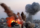 Israel thả 110 bom dẫn đường xuống Dải Gaza