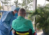 Phi công người Anh chính thức ngưng thở máy