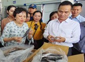 Giám đốc quản lý thực phẩm bị... ngộ độc thức ăn