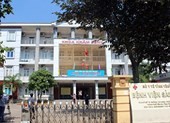 Đánh bác sĩ dã man vì chuyện quay phim vợ đẻ
