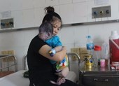 Mẹ mắc thủy đậu có được cho con bú?