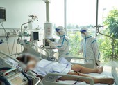 Bác sĩ hồi sức COVID-19 ở TP.HCM: 'Áp lực dồn dập và khủng khiếp'